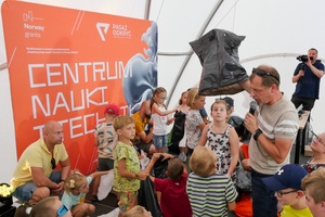 Festiwal Nauki i Techniki - Dzień II - wykłady i pokazy naukowe w Strefie Nauki i Techniki