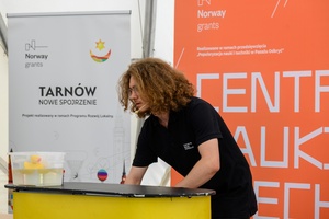 Festiwal Nauki i Techniki - Dzień II - wykłady i pokazy naukowe w Strefie Nauki i Techniki