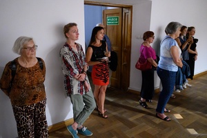 Wystawa: Tańcząc ze światłem - Publiczność wernisażu.