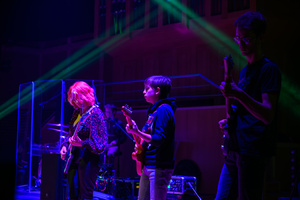 Koncert: 30-lecie S.M.Rock - Scena, występ uczniów S.M.Rock.