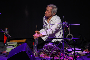 Koncert: Soyka Kwartet - Na scenie perkusjonista Soyka Kwartet Zbigniew Brysiak