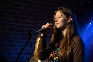 Koncert S.M.Rock - 14.03.2023 - Scena S.M.Rock w akcji - Uczniowie występują.