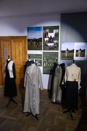 Wernisaż wystawy Przeskok - Prace dyplomowe studentów Wydziału Sztuki Akademii Tarnowskiej eksponowane w Galerii TCK