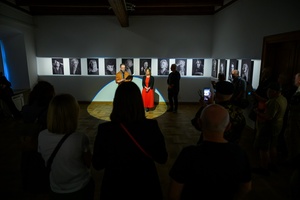 Wernisaż wystawy fotografii Inki Rosochy "Nie mogę na to patrzeć"