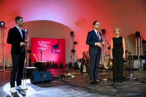 38. TNF - Dzień 1 (31.05.2024) - Na scenie Prezydent Jakub Kwaśny i V-ce Prezydent Agnieszka Kawa oficjalnie otwierają 38. TNF