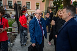 38. TNF - Dzień 1 (31.05.2024) - Przybywająca publiczność na koncert otwarcia 38. TNF