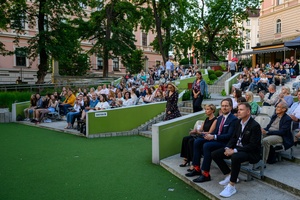 38. TNF - Dzień 1 (31.05.2024) - Amfiteatralna publiczność w oczekiwaniu na koncert Tomka Ziętka