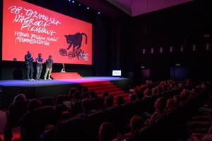 38. TNF - Dzień 4 (3.06.2024) - Na scenie Marzenia Kuba Armata i twórcy filmu "Biała odwaga" zapraszają widzów na film