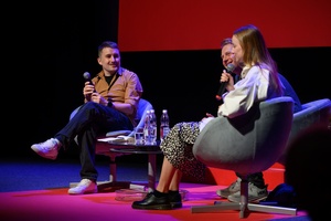 38. TNF - Dzień 5 (4.06.2024) - Na scenie Marzenia spotkanie z duetem aktorskim z filmu "Chłopi"- Kamilą Urzędowską i Cezarym Łukaszewiczem, które prowadzi Kuba Armata