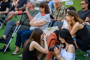 Koncert S.M.Rock - Przed koncertem. Uczniowie przygotowują się do występu.