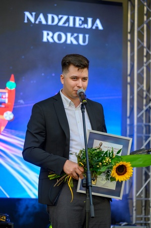 ZDEARZENIA 2024 - Gala Nagród Miasta Tarnowa - Na scenie stypendysta akordeonista Paweł Kusion