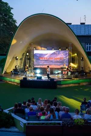 ZDEARZENIE 2024 - Koncert: YASNO, MEEK, OH WHY? - Na scenie Meek, Oh Why?