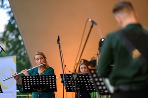 Koncert fletowy Summertime Symphony - Na scenie grający Cracow Philharmonic Flute Quartet