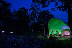 Starówka Jazz Festival - 12.07.2024 r. - Koncert zespołu. Widownia Amfiteatru.