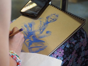 Wakacje z otwARTą: Kurs rysunku i malarstwa - Prace uczestników powstałe podczas warsztatów.