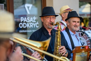 Starówka Jazz Festival - 19.07.2024 r. - Parada nowoorleańska. Muzycy podczas występu.