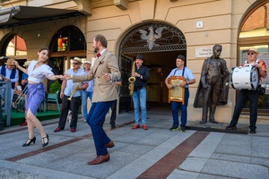 Starówka Jazz Festival - 19.07.2024 r. - Parada nowoorleańska. Muzycy podczas występu.