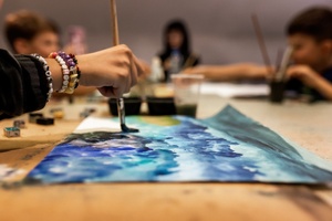 Wakacje z otwARTą: Warsztaty animacji poklatkowej - Uczestnicy podczas warsztatów - praca nad animacją.