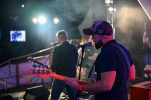 Szanty na Starówce - 24.08.2024 - Na amfiteatralnej scenie zespół Glassgo