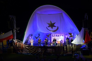 Szanty na Starówce - 24.08.2024 - Na amfiteatralnej scenie zespół Glassgo