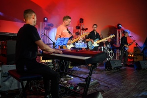 Koncert: Rock na Starówce - Na scenie zespół Pawła Mazura