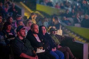 Koncert zespołu Wołosatki na 100-Lecie Oddziału PTTK "Ziemi Tarnowskiej" - Publiczność podczas koncertu zespołu Wołosatki