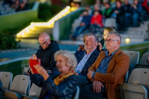 Koncert zespołu Wołosatki na 100-Lecie Oddziału PTTK "Ziemi Tarnowskiej" - Publiczność podczas koncertu zespołu Wołosatki