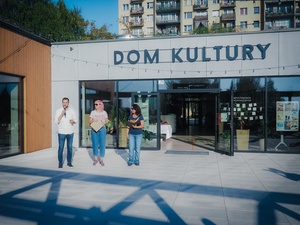 Piknik 13. Dzielnicy - Rozpoczęcie Pikniku przez kierowniczkę Dorotę Omylską oraz Magdalenę Trusz oraz radnego dzielnicy Westerplatte Maciej Aleksander.