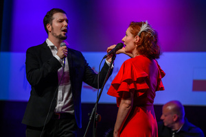 100-lecie kina Marzenie - koncert Voice Band i Ewelina Flinta - Na scenie kina Marzenie - Ewelina Flinta i Voice Band