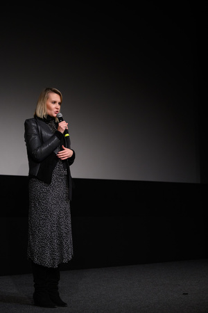 100-lecie kina Marzenie - „Deszczowa piosenka" - Dominika Dąbek zapowiadająca spotkanie z krytykami filmowymi oraz projekcję filmu „Deszczowa piosenka"