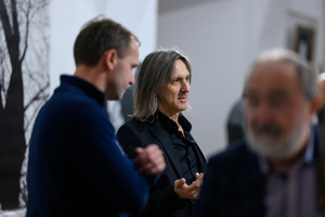 Wystawa „Tożsamość” oraz spotkanie z autorem Andrzejem Grudniem - Andrzej Grudzień podczas autorskiej wystawy „Tożsamość”