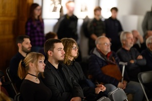 Wystawa: „Fischmarkt” oraz spotkanie z Markiem Gryglem - Publiczność podczas spotkania z Markiem Gryglem