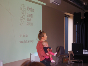 Tu mamy spotkamy: Słuch dziecka - Słuchaczki podczas spotkania.