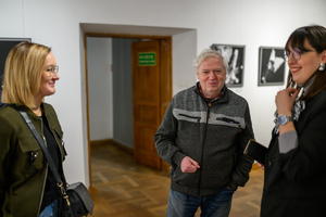 Wystawa: Męskie rozmowy - Publiczność podczas wystawy „Męskie rozmowy”