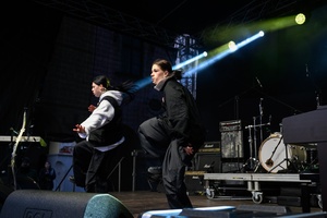 Koncert: 33. tarnowski finał WOŚP - Na scenie tancerki z ekipy Teddy's Army w układzie choreograficznym