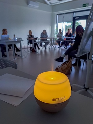 Dzień Kobiet w Dom.Ku - Uczestniczki Dnia Kobiet podczas wykładu