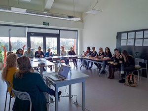 Dzień Kobiet w Dom.Ku - Uczestniczki Dnia Kobiet podczas wykładu