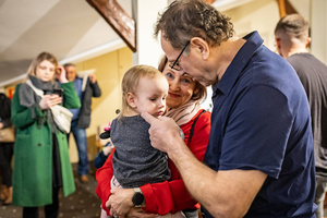 Wystawa semestralna Studio Art - Kropka, kreska, plama - Publiczność podczas wystawy