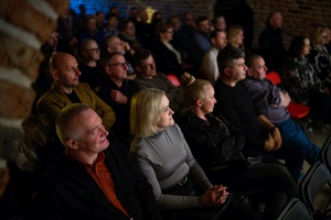 Koncert jazzowy: Kasia Pietrzio Trio - Zdjecie publiczności podczas koncertu.
