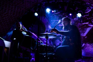 Koncert jazzowy: Kasia Pietrzio Trio - Rozpoczęcie koncertu, artyści na scenie.