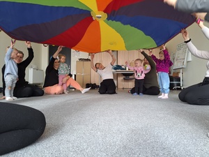 Muzyka dla smyka - Uczestnicy podczas zajęć.