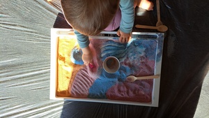 Warsztaty sensoplastyczne dla dzieci do lat 3. - Uczestnicy podczas zajęć.