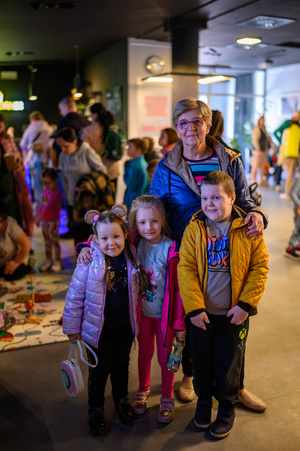 Rozmarzone poranki: Nowe przygody Misia Uszatka - Uczestnicy Rozmarzonych poranków w holu kina Marzenie