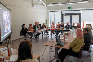 Koncert wiosenny zespołu STOLAT oraz obrady Tarnowskiej Rady Seniorów - Członkowie Tarnowskiej Rady Seniorów podczas posiedzenia