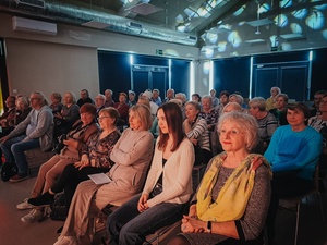 Koncert wiosenny zespołu STOLAT oraz obrady Tarnowskiej Rady Seniorów - Publiczność podczas koncertu