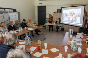 Koncert wiosenny zespołu STOLAT oraz obrady Tarnowskiej Rady Seniorów - Członkowie Tarnowskiej Rady Seniorów podczas posiedzenia