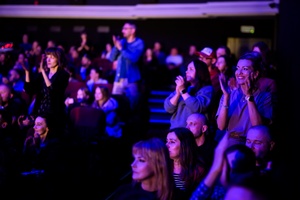 Koncert: Fisz Emade Tworzywo - Tarnowska publiczność owacjami na stojąco nagradza zespół brawami