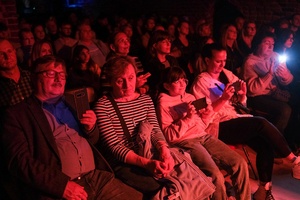 Koncert: Pracownia Piosenki "Na przekór" - Podczas koncertu. Publiczność.