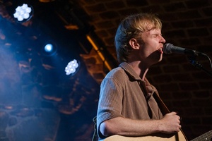 Koncert: Pracownia Piosenki "Na przekór" - Podczas koncertu. Na scenie gość specjalny - Szymon Jarmuła i Sławek Ramian.