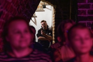 Koncert: Pracownia Piosenki "Na przekór" - Podczas koncertu. Publiczność na widowni.